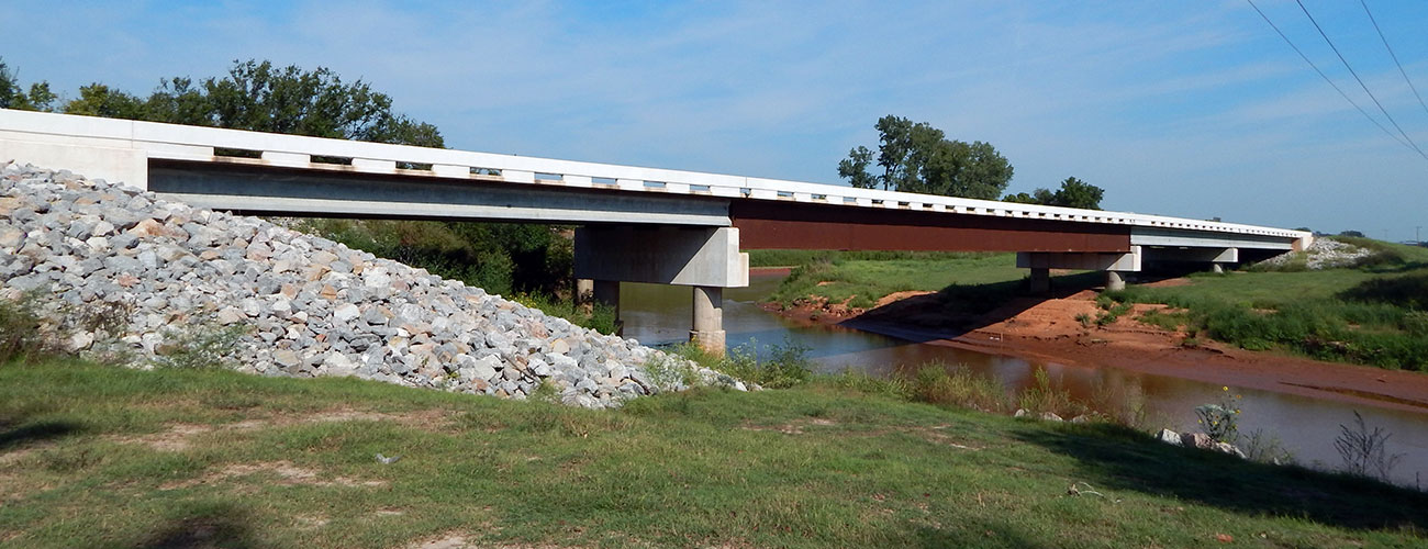 CEC® provided survey, bridge design, roadway design, traffic control and project sequencing for the Washita River